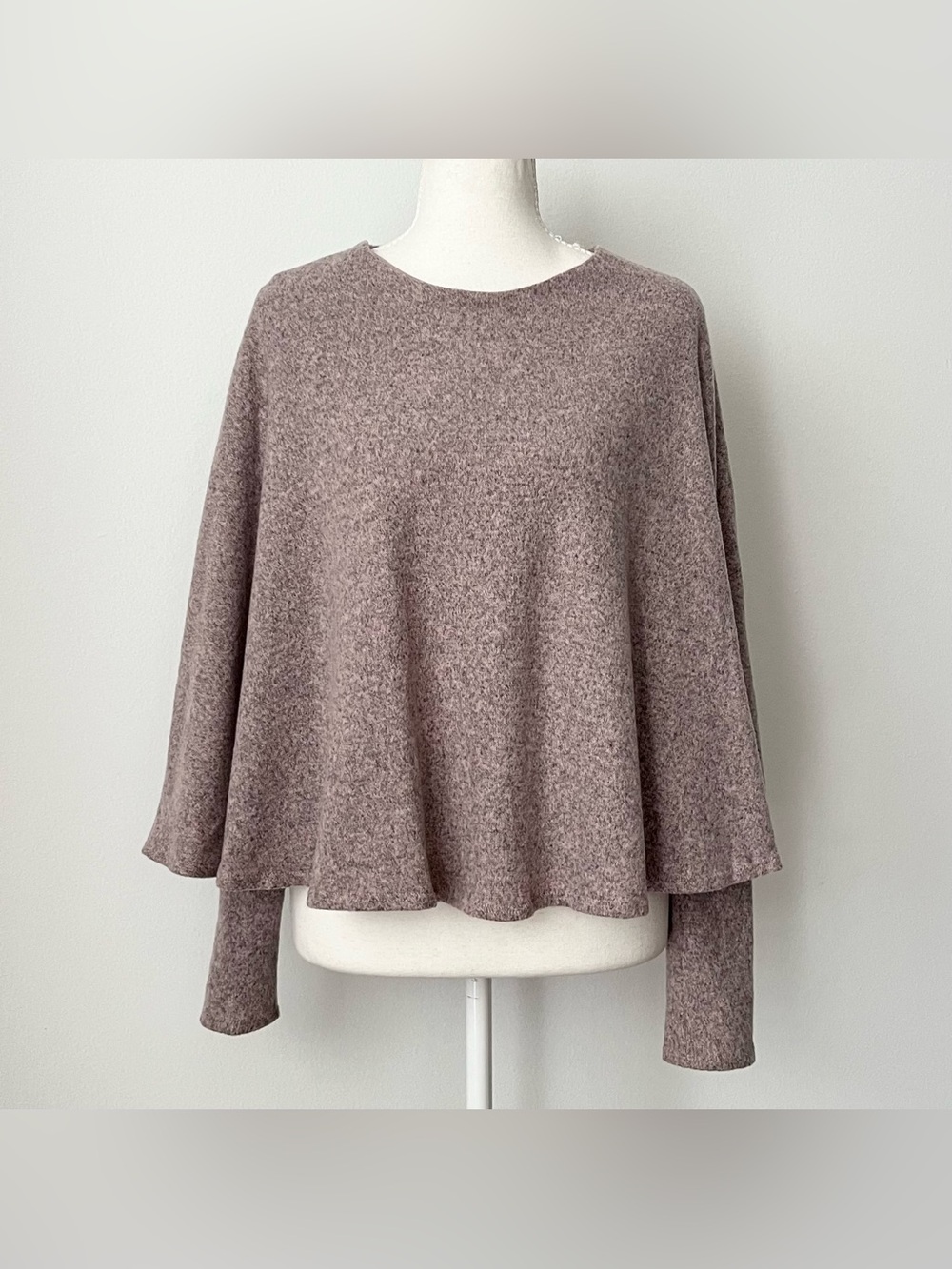 Zara Women's Knit Poncho Cape Top Size M Pink Gray Graceful Elegant Princess
